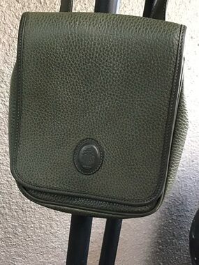 Vintage olive green pebbled leather Mark Cross crossbody bag